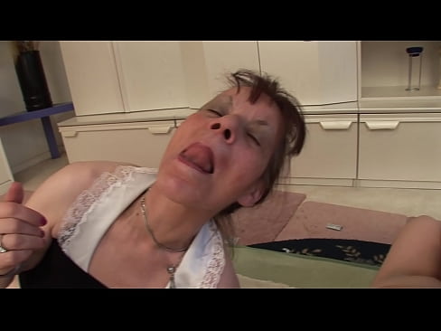 ❤️ Twee oma's en een opa hebben een triootje ️ Fucking video at us ❌️ ❌️❤