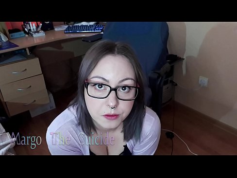 ❤️ Sexy meisje met bril zuigt Dildo diep op camera ️ Fucking video at us ❌️ ❌️❤