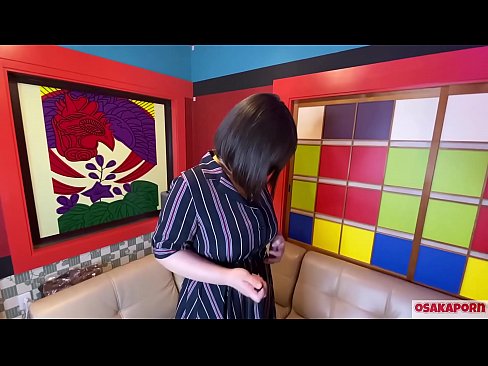 ❤️ Japanse cutie met grote tieten masturbeert met sexspeeltjes en heeft een orgasme. Ze vertelt in een interview over haar neukervaring. Enorme tieten en harig kutje die luid kreunen. Osakaporn ️ Fucking video at us ❌️ ❌️❤