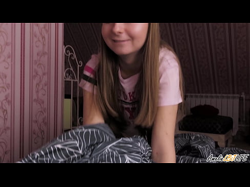 ❤️ Blondie zuigt haar BFF's diep en krijgt Cum in haar mond ️ Fucking video at us ❌️ ❌️❤